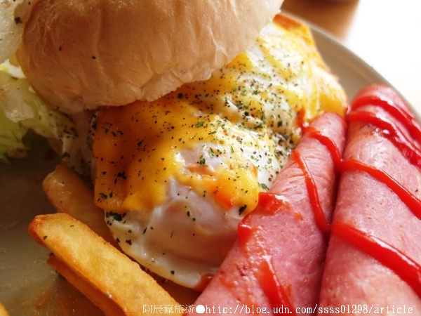 門 DOOR BRUNCH：【美食特搜。屏東市】門 Door Brunch。早午餐餐點氣派又豐富 日式與工業風合併之早餐店