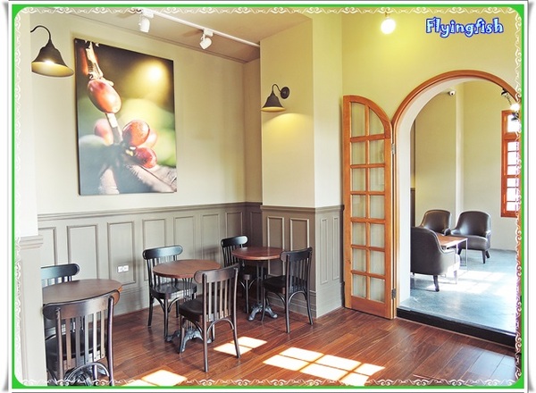 統一星巴克保安門市:✜ 少少花費、大大享受滴老宅歐式咖啡館-「Starbucks Coffee 保安門市」❤~