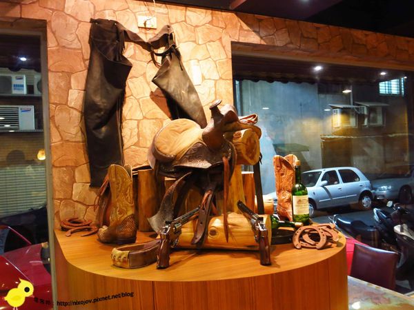 【新莊】牛仔部落火烤厚切牛排-自助平價牛排