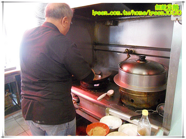 芳鄰小館：【台南-安平區】個人部隊鍋..小鳥胃勿來!! 美味家常麵...等你唷!~《芳鄰小館》