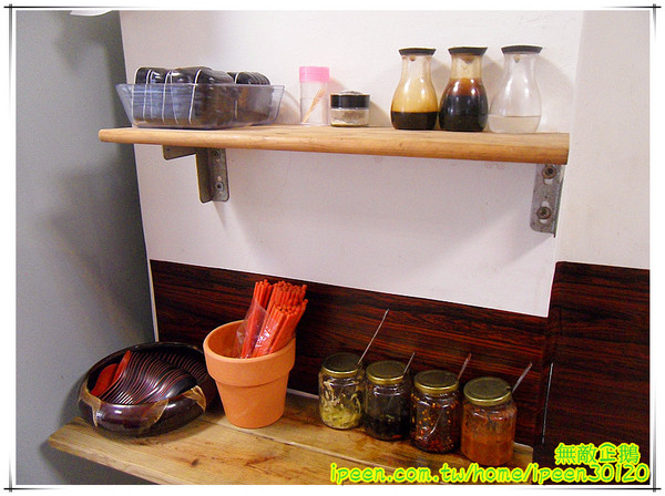 芳鄰小館：【台南-安平區】個人部隊鍋..小鳥胃勿來!! 美味家常麵...等你唷!~《芳鄰小館》