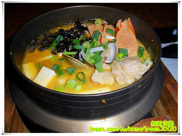 芳鄰小館：【台南-安平區】個人部隊鍋..小鳥胃勿來!! 美味家常麵...等你唷!~《芳鄰小館》