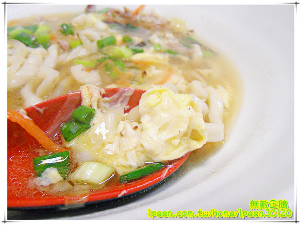 芳鄰小館：【台南-安平區】個人部隊鍋..小鳥胃勿來!! 美味家常麵...等你唷!~《芳鄰小館》