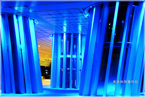 高雄市立圖書館總館:【高雄】前鎮區。高雄市立圖書館總館