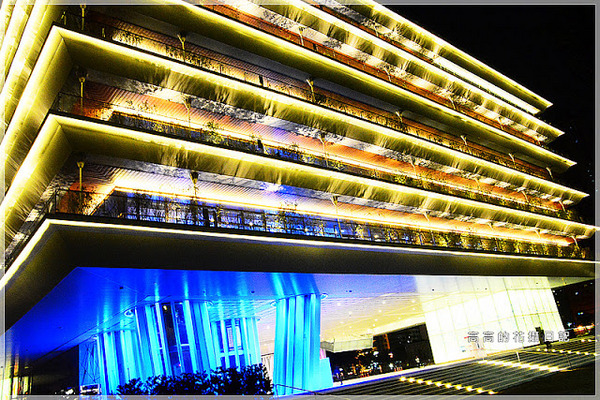 高雄市立圖書館總館:【高雄】前鎮區。高雄市立圖書館總館