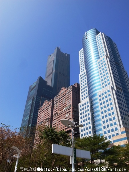 高雄市立圖書館總館:【旅行遊記。高雄前鎮區】高雄市立圖書館總館。「書香文化」理想型 城市文化新地標