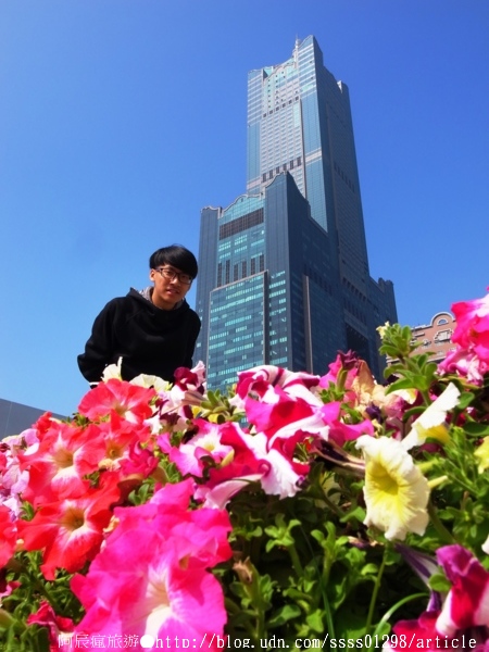 高雄市立圖書館總館:【旅行遊記。高雄前鎮區】高雄市立圖書館總館。「書香文化」理想型 城市文化新地標