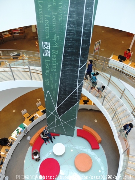 高雄市立圖書館總館:【旅行遊記。高雄前鎮區】高雄市立圖書館總館。「書香文化」理想型 城市文化新地標