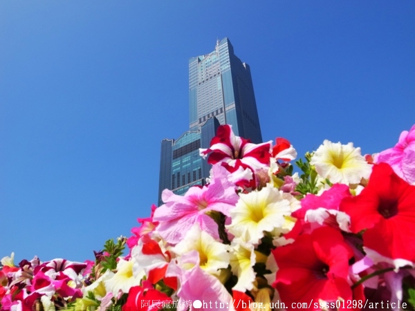 高雄市立圖書館總館:【旅行遊記。高雄前鎮區】高雄市立圖書館總館。「書香文化」理想型 城市文化新地標