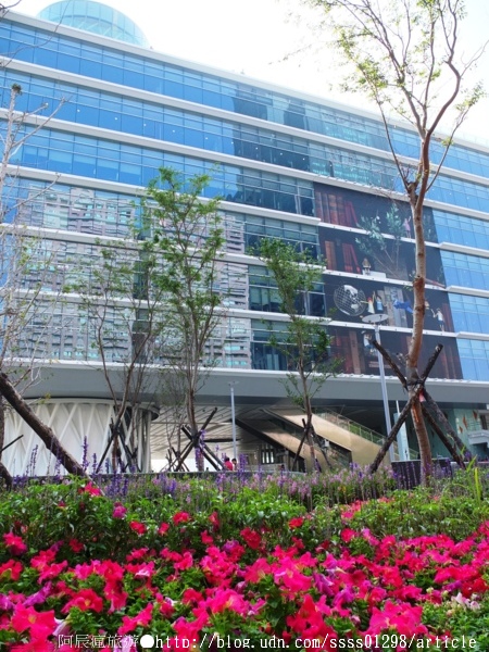 高雄市立圖書館總館:【旅行遊記。高雄前鎮區】高雄市立圖書館總館。「書香文化」理想型 城市文化新地標