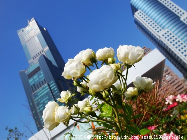 高雄市立圖書館總館:【旅行遊記。高雄前鎮區】高雄市立圖書館總館。「書香文化」理想型 城市文化新地標