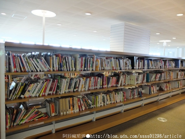 高雄市立圖書館總館:【旅行遊記。高雄前鎮區】高雄市立圖書館總館。「書香文化」理想型 城市文化新地標