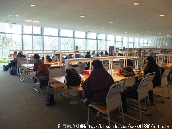 高雄市立圖書館總館:【旅行遊記。高雄前鎮區】高雄市立圖書館總館。「書香文化」理想型 城市文化新地標