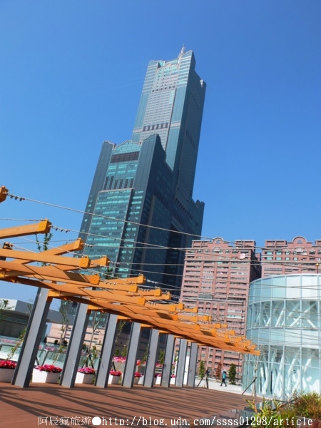 高雄市立圖書館總館:【旅行遊記。高雄前鎮區】高雄市立圖書館總館。「書香文化」理想型 城市文化新地標