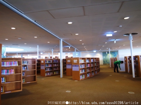 高雄市立圖書館總館:【旅行遊記。高雄前鎮區】高雄市立圖書館總館。「書香文化」理想型 城市文化新地標