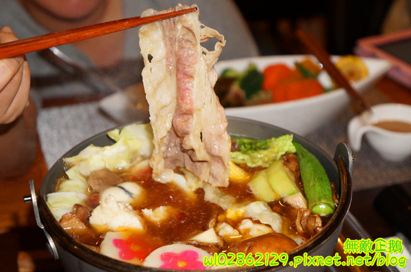 台南異國料理 Thinking食下有約(郡平店)：【台南-安平區】麻油x澳牛...創意十足的火鍋!~無制式菜單/芝麻奶酪/免服務費《台南異國料理 Thinking食下有約》