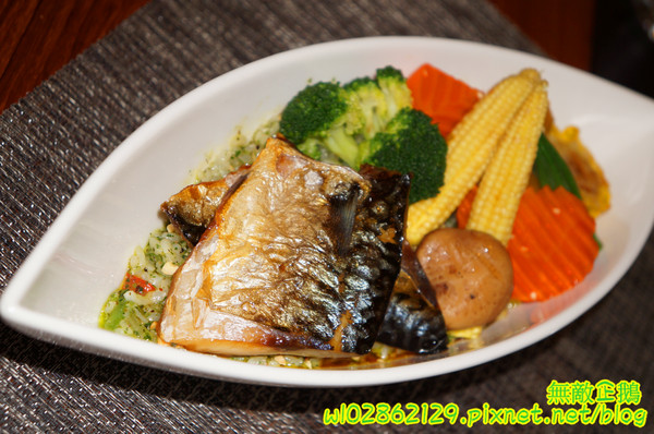 台南異國料理 Thinking食下有約(郡平店)：【台南-安平區】麻油x澳牛...創意十足的火鍋!~無制式菜單/芝麻奶酪/免服務費《台南異國料理 Thinking食下有約》