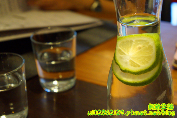 台南異國料理 Thinking食下有約(郡平店)：【台南-安平區】麻油x澳牛...創意十足的火鍋!~無制式菜單/芝麻奶酪/免服務費《台南異國料理 Thinking食下有約》