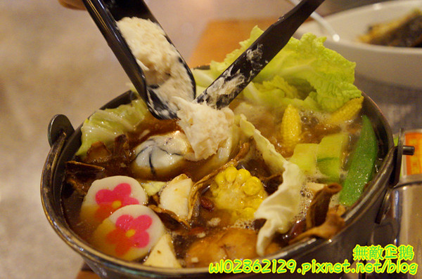 台南異國料理 Thinking食下有約(郡平店)：【台南-安平區】麻油x澳牛...創意十足的火鍋!~無制式菜單/芝麻奶酪/免服務費《台南異國料理 Thinking食下有約》