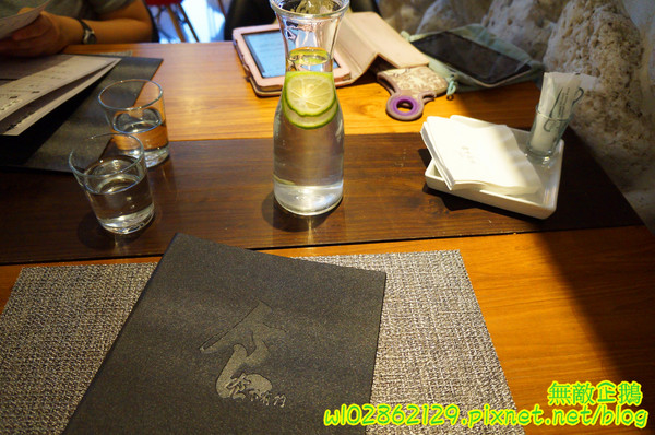 台南異國料理 Thinking食下有約(郡平店)：【台南-安平區】麻油x澳牛...創意十足的火鍋!~無制式菜單/芝麻奶酪/免服務費《台南異國料理 Thinking食下有約》