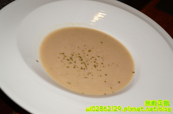 台南異國料理 Thinking食下有約(郡平店)：【台南-安平區】麻油x澳牛...創意十足的火鍋!~無制式菜單/芝麻奶酪/免服務費《台南異國料理 Thinking食下有約》