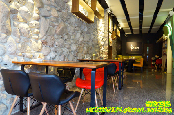 台南異國料理 Thinking食下有約(郡平店)：【台南-安平區】麻油x澳牛...創意十足的火鍋!~無制式菜單/芝麻奶酪/免服務費《台南異國料理 Thinking食下有約》