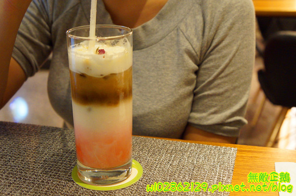 台南異國料理 Thinking食下有約(郡平店)：【台南-安平區】麻油x澳牛...創意十足的火鍋!~無制式菜單/芝麻奶酪/免服務費《台南異國料理 Thinking食下有約》