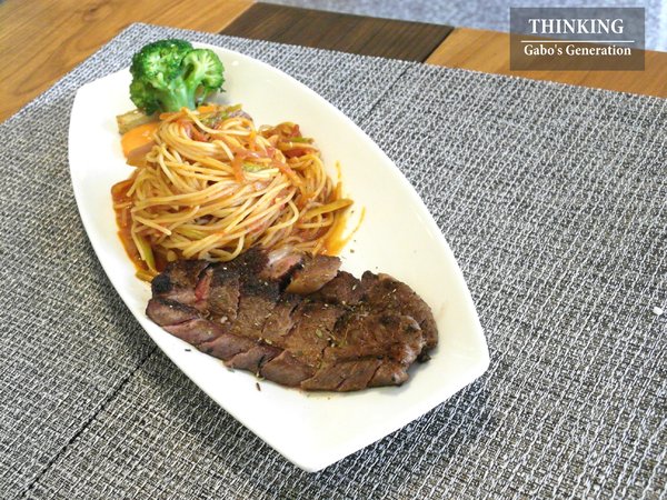 台南異國料理 Thinking食下有約(郡平店)：【台南||安平】用心的料理。食下有約──連飲料都好喝！推『花雕蹄膀煲』(有出年菜哦！)