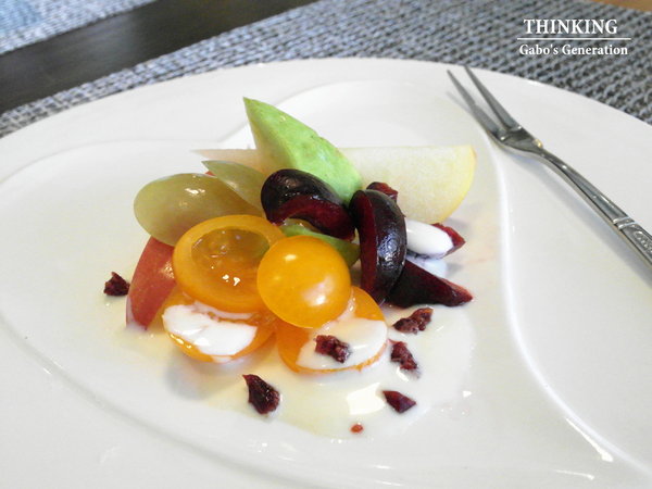 台南異國料理 Thinking食下有約(郡平店)：【台南||安平】用心的料理。食下有約──連飲料都好喝！推『花雕蹄膀煲』(有出年菜哦！)