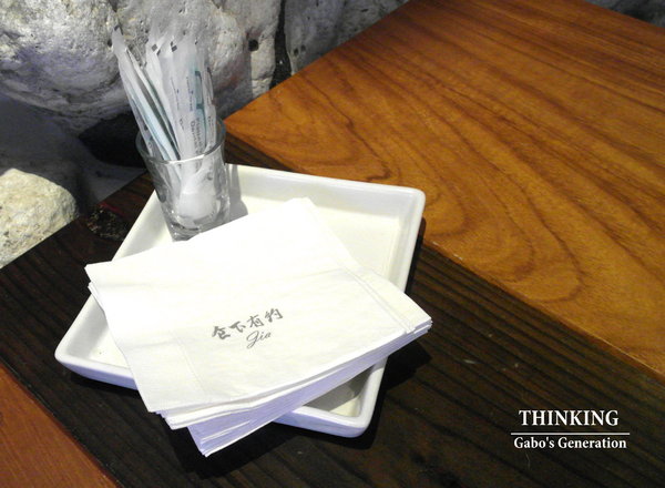 台南異國料理 Thinking食下有約(郡平店)：【台南||安平】用心的料理。食下有約──連飲料都好喝！推『花雕蹄膀煲』(有出年菜哦！)