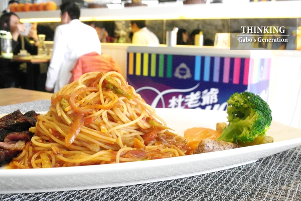 台南異國料理 Thinking食下有約(郡平店)：【台南||安平】用心的料理。食下有約──連飲料都好喝！推『花雕蹄膀煲』(有出年菜哦！)