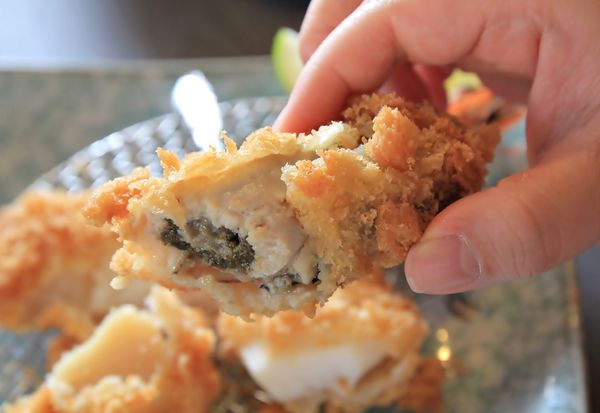 咖哩本色，日式豬排，捷運美食，小巨蛋周遭美食，松山線美食，咖哩飯，