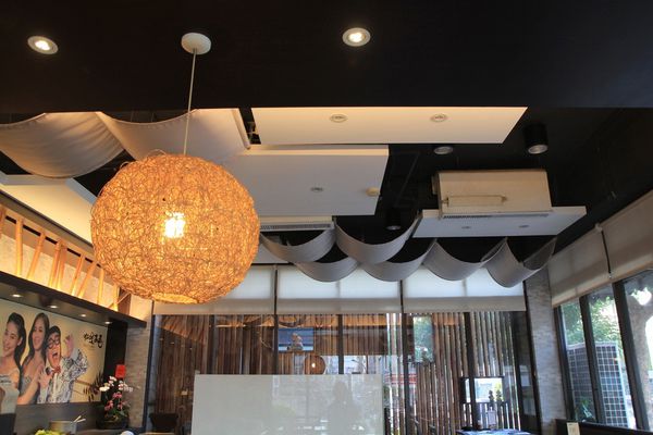 咖哩本色，日式豬排，捷運美食，小巨蛋周遭美食，松山線美食，咖哩飯，