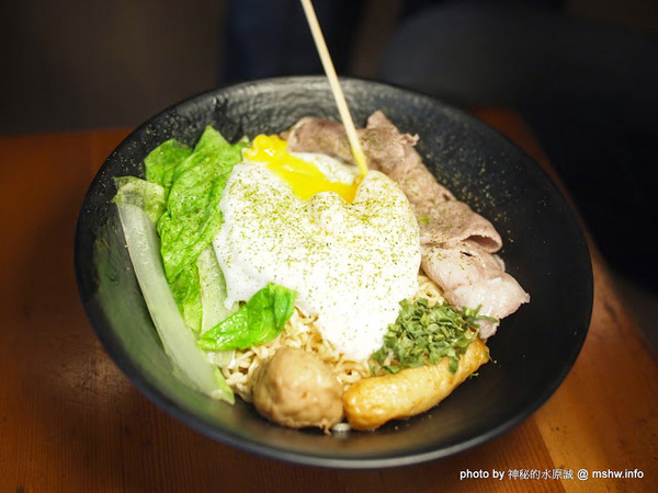 黑輪國小:【食記】嘉義懷舊時光-黑輪國小關東煮專賣&福利社@東區文化路夜市 : 走入時光隧道!古早美味輕鬆嚐