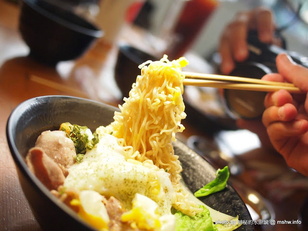 黑輪國小:【食記】嘉義懷舊時光-黑輪國小關東煮專賣&福利社@東區文化路夜市 : 走入時光隧道!古早美味輕鬆嚐