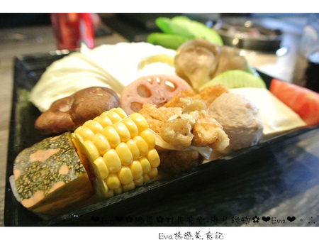 村民食堂-海月鍋物：【食記－邀約】oO。桃園　中正路　村民食堂海月鍋物　平價又美味的頂級享受！環境也超級棒的哦～。o○。