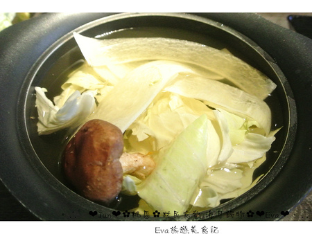 村民食堂-海月鍋物：【食記－邀約】oO。桃園　中正路　村民食堂海月鍋物　平價又美味的頂級享受！環境也超級棒的哦～。o○。