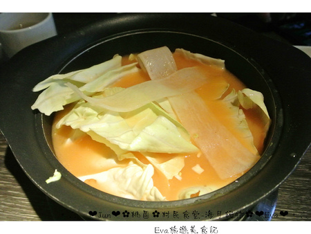 村民食堂-海月鍋物：【食記－邀約】oO。桃園　中正路　村民食堂海月鍋物　平價又美味的頂級享受！環境也超級棒的哦～。o○。