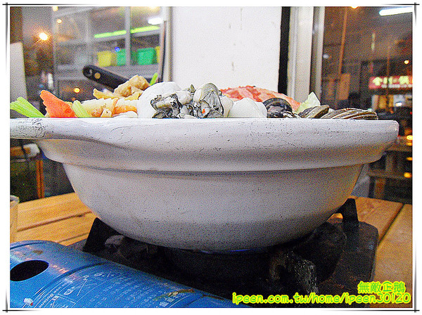 老恆春碳烤店：【台南-北區】冷冷的冬天..來吃海鮮鍋吧!《老恆春碳烤店》