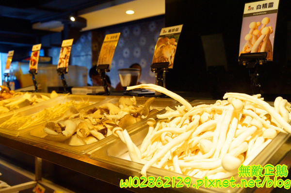 饗麻饗辣麻辣火鍋(台南中華店)：【台南-永康區】七股活蝦x吃到飽...吃火鍋+丼飯~大甲芋頭/麻辣鴨血/玉米超甜《饗麻饗辣麻辣火鍋》