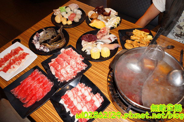 饗麻饗辣麻辣火鍋(台南中華店)：【台南-永康區】七股活蝦x吃到飽...吃火鍋+丼飯~大甲芋頭/麻辣鴨血/玉米超甜《饗麻饗辣麻辣火鍋》