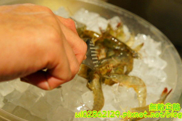 饗麻饗辣麻辣火鍋(台南中華店)：【台南-永康區】七股活蝦x吃到飽...吃火鍋+丼飯~大甲芋頭/麻辣鴨血/玉米超甜《饗麻饗辣麻辣火鍋》