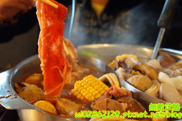 饗麻饗辣麻辣火鍋(台南中華店)：【台南-永康區】七股活蝦x吃到飽...吃火鍋+丼飯~大甲芋頭/麻辣鴨血/玉米超甜《饗麻饗辣麻辣火鍋》