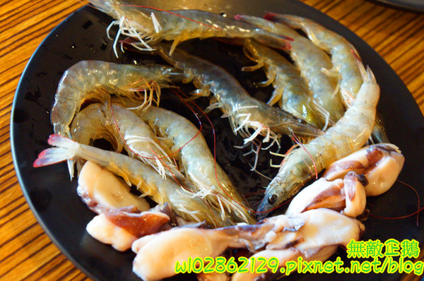 饗麻饗辣麻辣火鍋(台南中華店)：【台南-永康區】七股活蝦x吃到飽...吃火鍋+丼飯~大甲芋頭/麻辣鴨血/玉米超甜《饗麻饗辣麻辣火鍋》