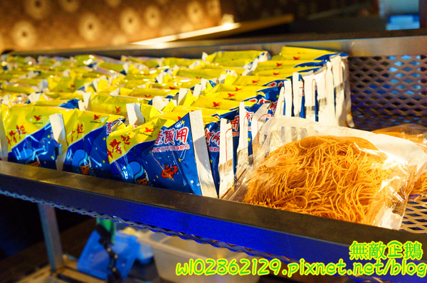 饗麻饗辣麻辣火鍋(台南中華店)：【台南-永康區】七股活蝦x吃到飽...吃火鍋+丼飯~大甲芋頭/麻辣鴨血/玉米超甜《饗麻饗辣麻辣火鍋》