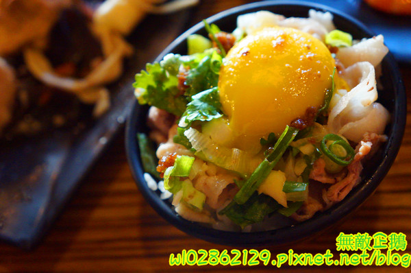 饗麻饗辣麻辣火鍋(台南中華店)：【台南-永康區】七股活蝦x吃到飽...吃火鍋+丼飯~大甲芋頭/麻辣鴨血/玉米超甜《饗麻饗辣麻辣火鍋》