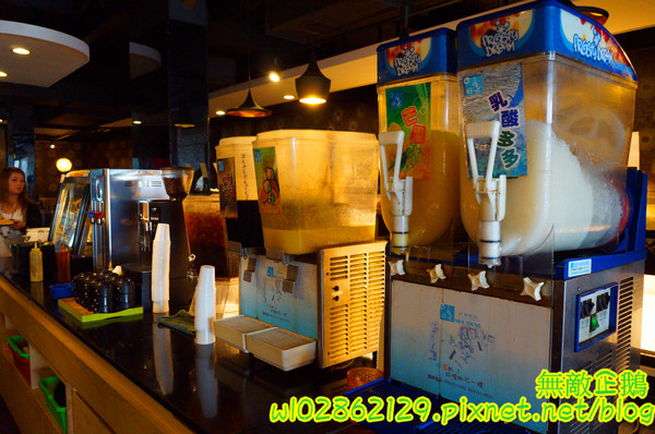 饗麻饗辣麻辣火鍋(台南中華店)：【台南-永康區】七股活蝦x吃到飽...吃火鍋+丼飯~大甲芋頭/麻辣鴨血/玉米超甜《饗麻饗辣麻辣火鍋》