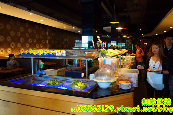 饗麻饗辣麻辣火鍋(台南中華店)：【台南-永康區】七股活蝦x吃到飽...吃火鍋+丼飯~大甲芋頭/麻辣鴨血/玉米超甜《饗麻饗辣麻辣火鍋》