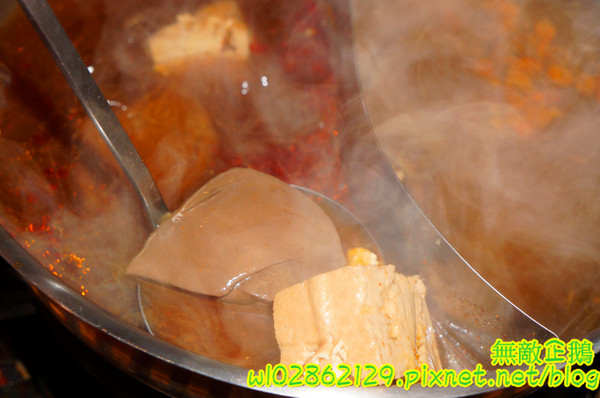 饗麻饗辣麻辣火鍋(台南中華店)：【台南-永康區】七股活蝦x吃到飽...吃火鍋+丼飯~大甲芋頭/麻辣鴨血/玉米超甜《饗麻饗辣麻辣火鍋》