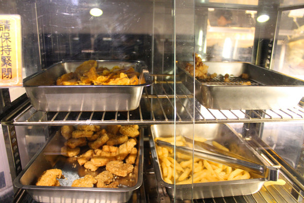 饗麻饗辣麻辣火鍋(台南中華店)：[台南]台版海底撈番茄鍋X活跳海鮮吃到飽 饗麻饗辣麻辣火鍋